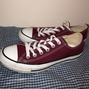 Converse Chuck Taylor All Star in Maroon, Unisex